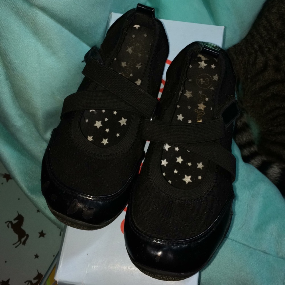 Girls Cat & Jack Black "Harper" shoes size 13